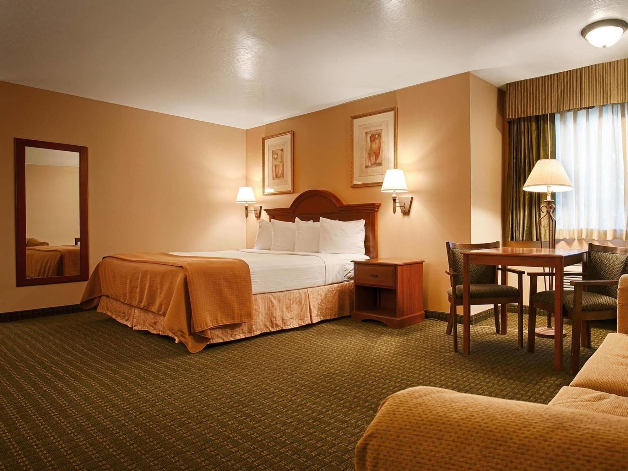 ชัวร์สเตย์ โฮเต็ล บาย เบสต์เวสเทิร์น เฟิร์นลีย์ Hotel ภายนอก รูปภาพ